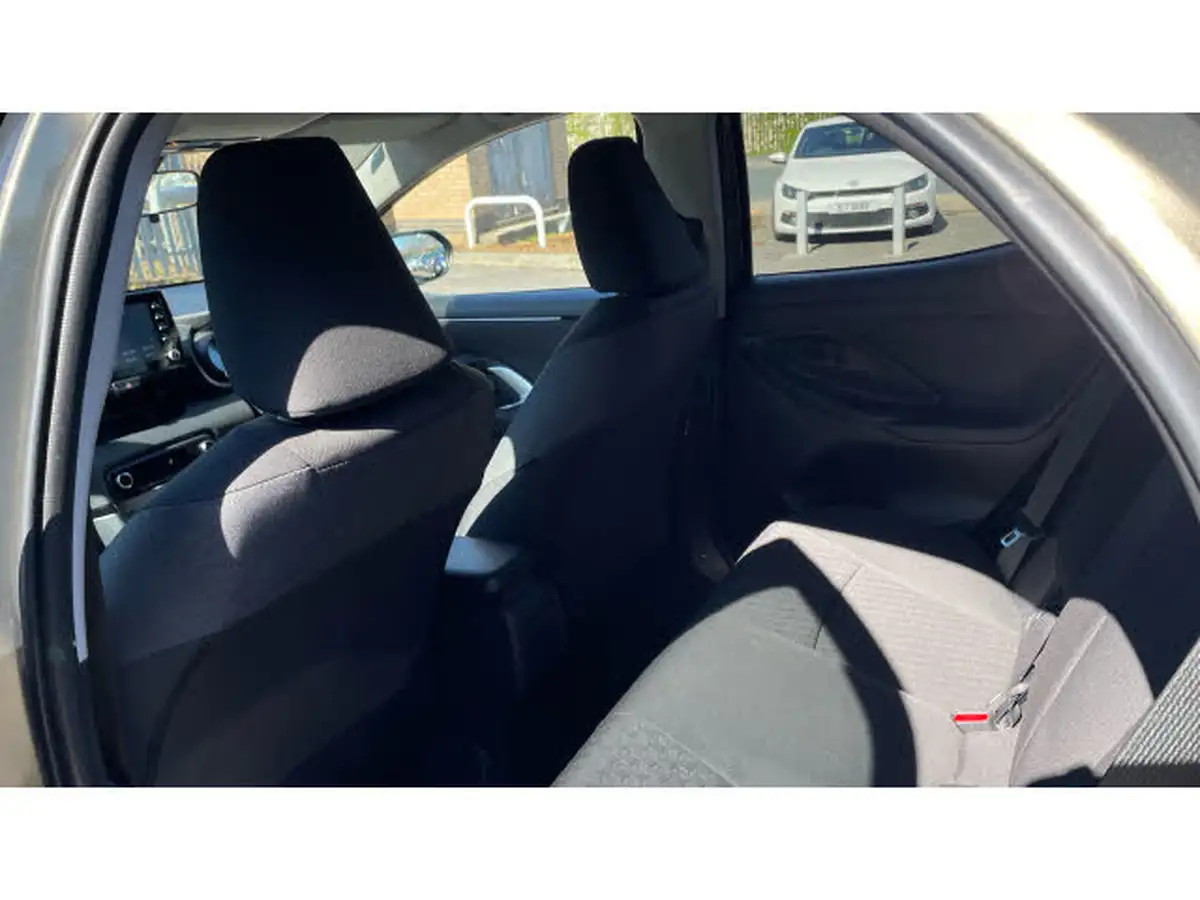 2023-toyota-yaris-15-vvt-i-design-big-15