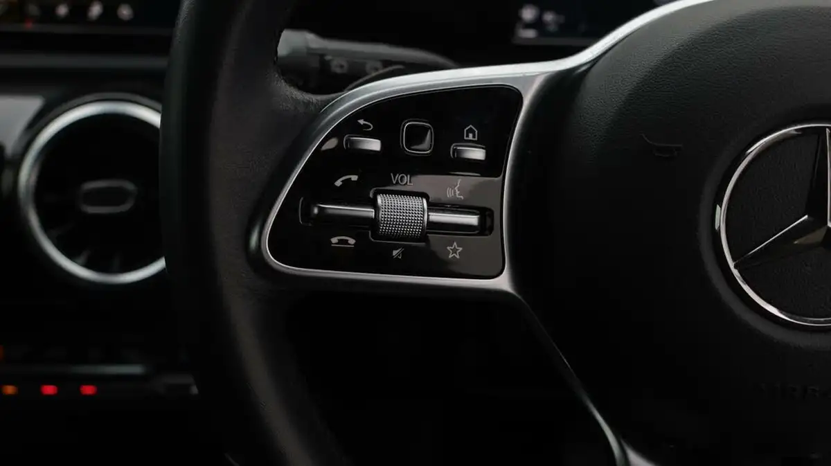 2020-mercedes-benz-a-class-13-a200-sport-hatchback-5d-7g-dct-big-23