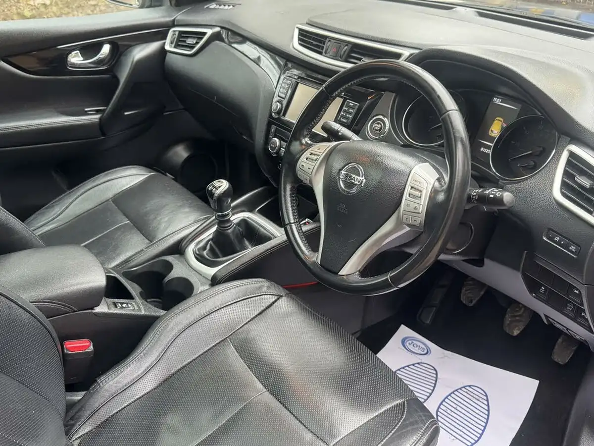 2015-nissan-qashqai-16-tekna-big-7