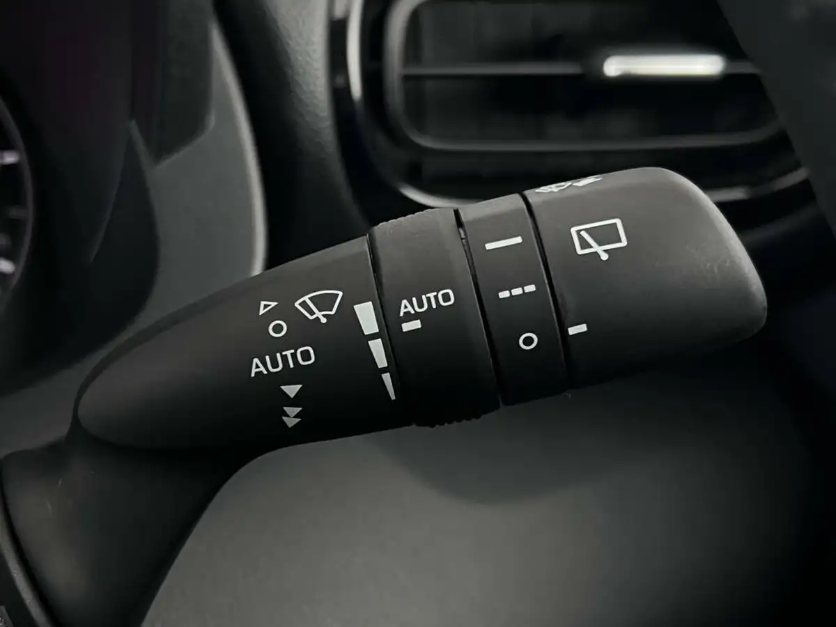 2024-mazda-mazda2-15-exclusive-line-big-19