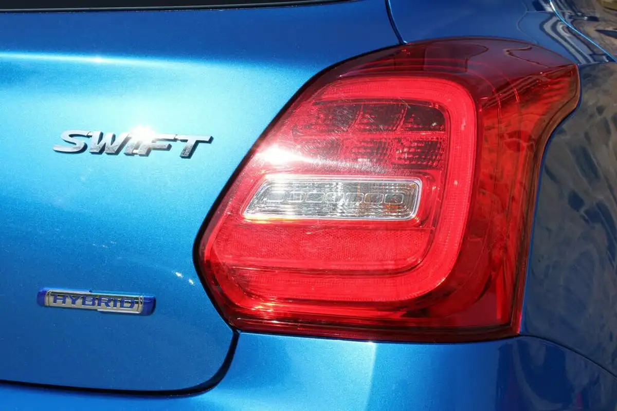 2024-suzuki-swift-12-dualjet-sz-l-big-10