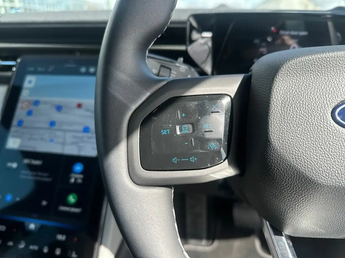 2024-ford-explorer-e-premium-286ps-77kwh-big-25