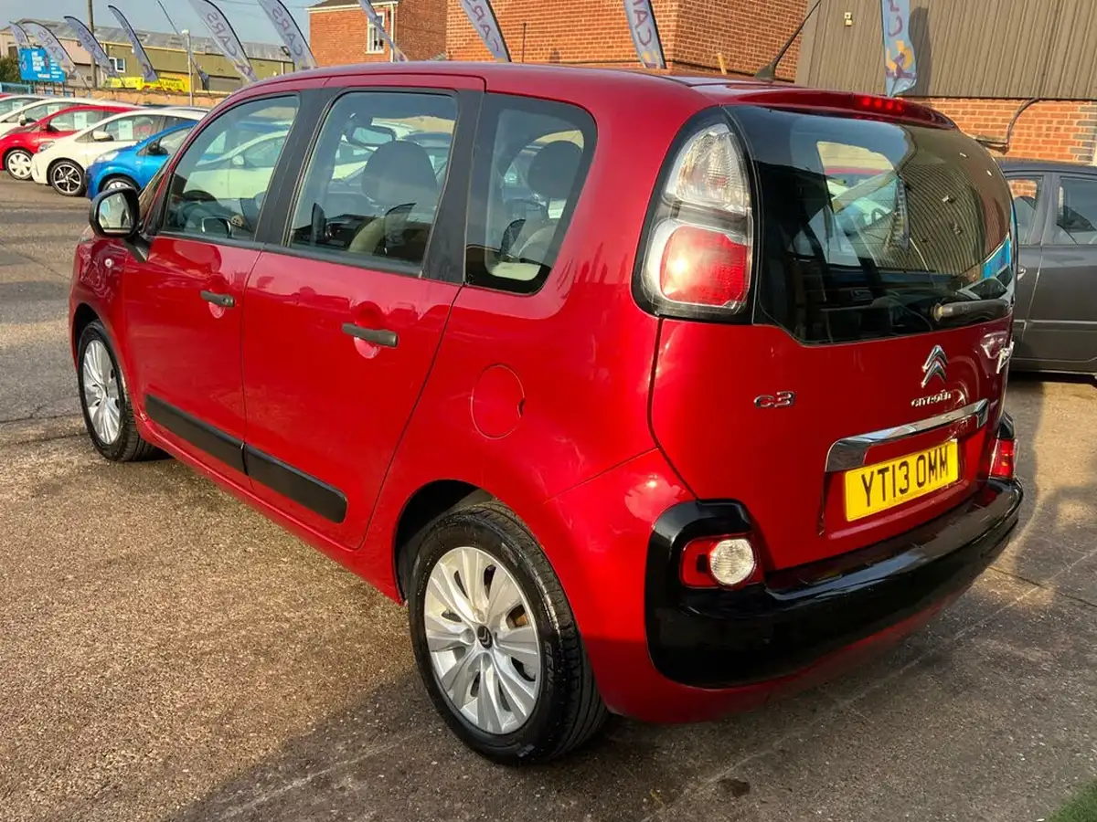 2013-citroen-c3-picasso-16-vtr-big-38