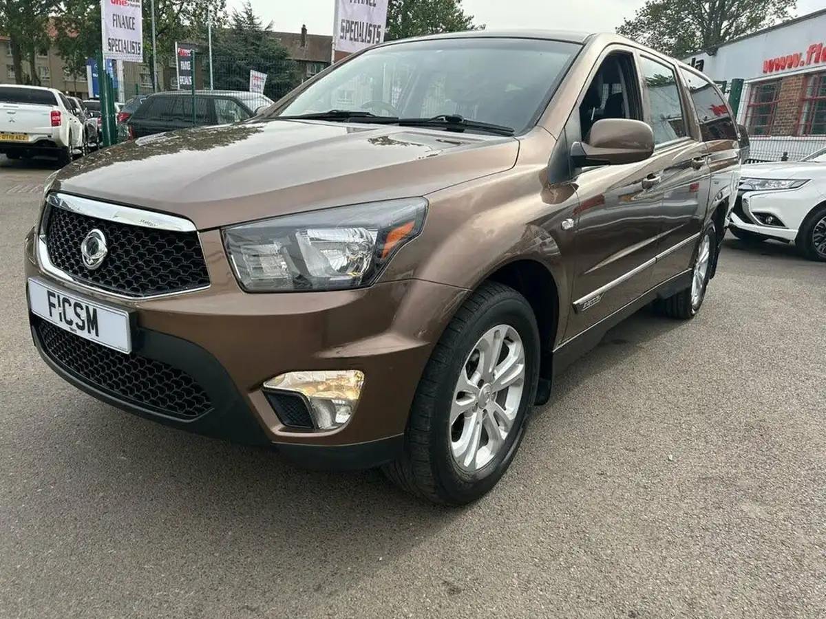 2015-kgm-ssangyong-korando-sports-20td-ex-auto-big-1