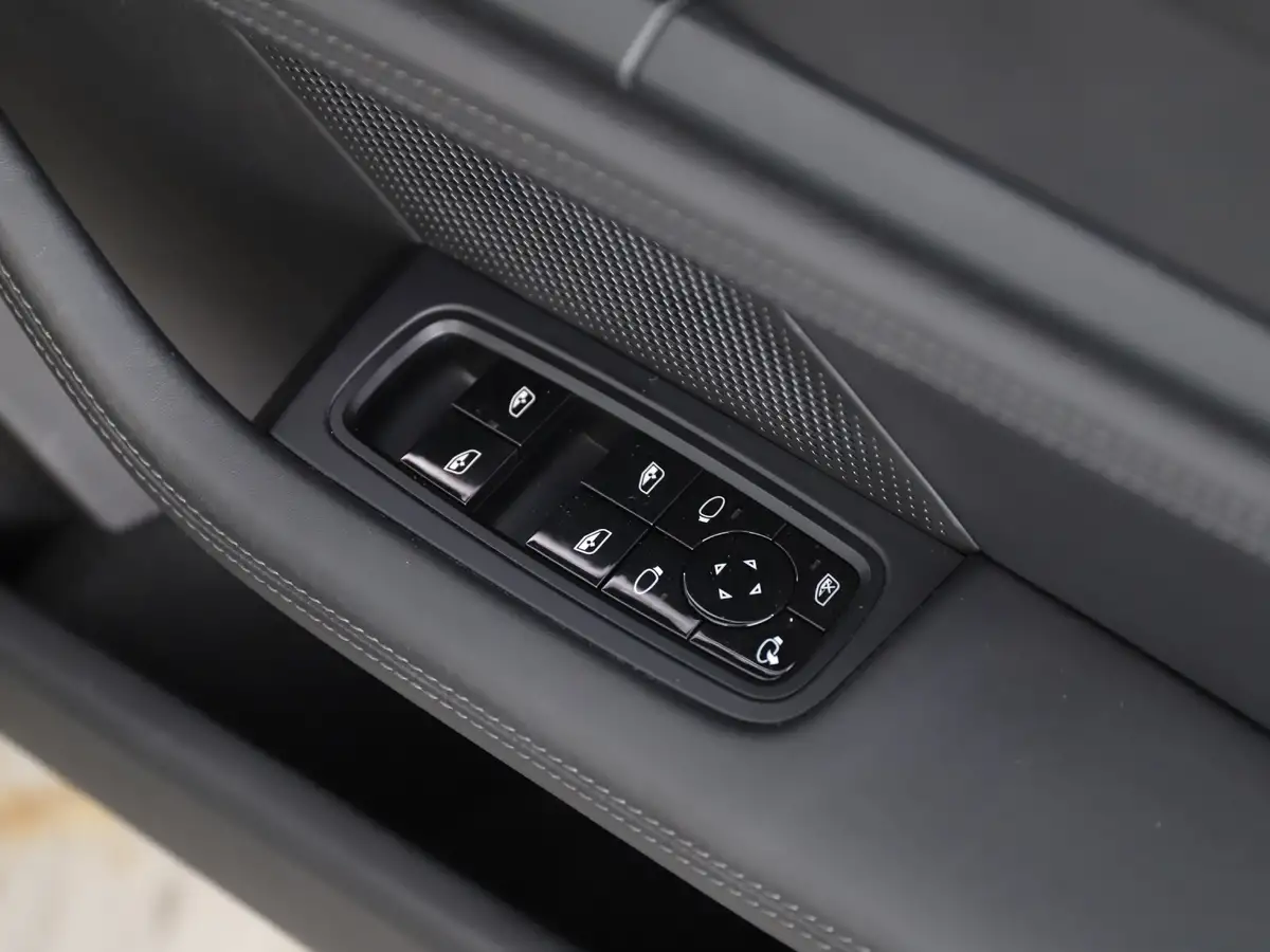 2021-porsche-taycan-e-4s-571ps-performance-battery-plus-big-18