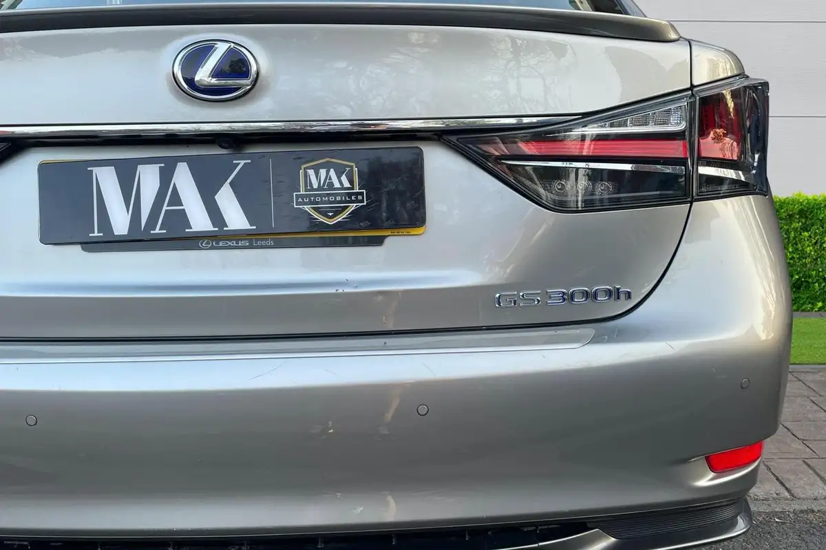 2018-lexus-gs-300h-25-executive-edition-big-8