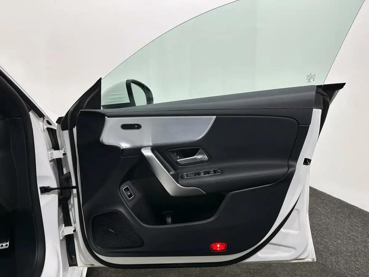 2021-mercedes-benz-cla-13-cla-180-amg-line-premium-coupe-4d-big-31