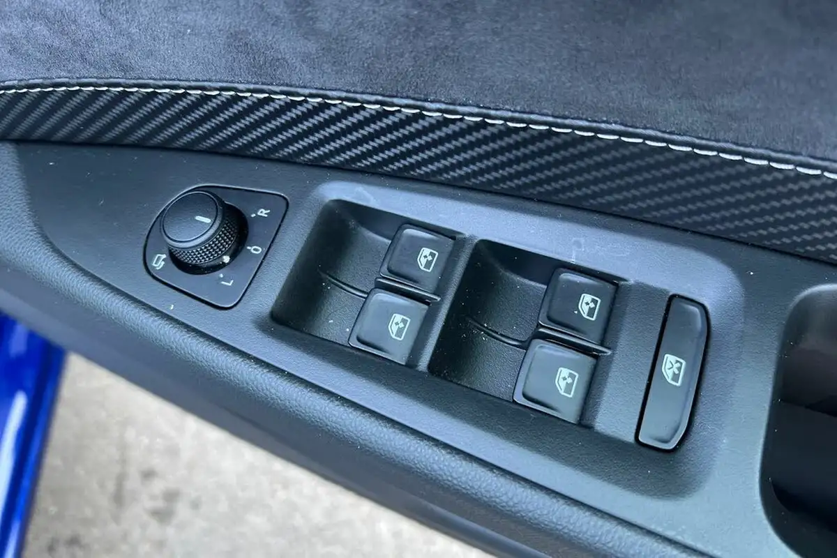2020-seat-leon-20-tsi-cupra-300-4drive-ss-estate-big-18