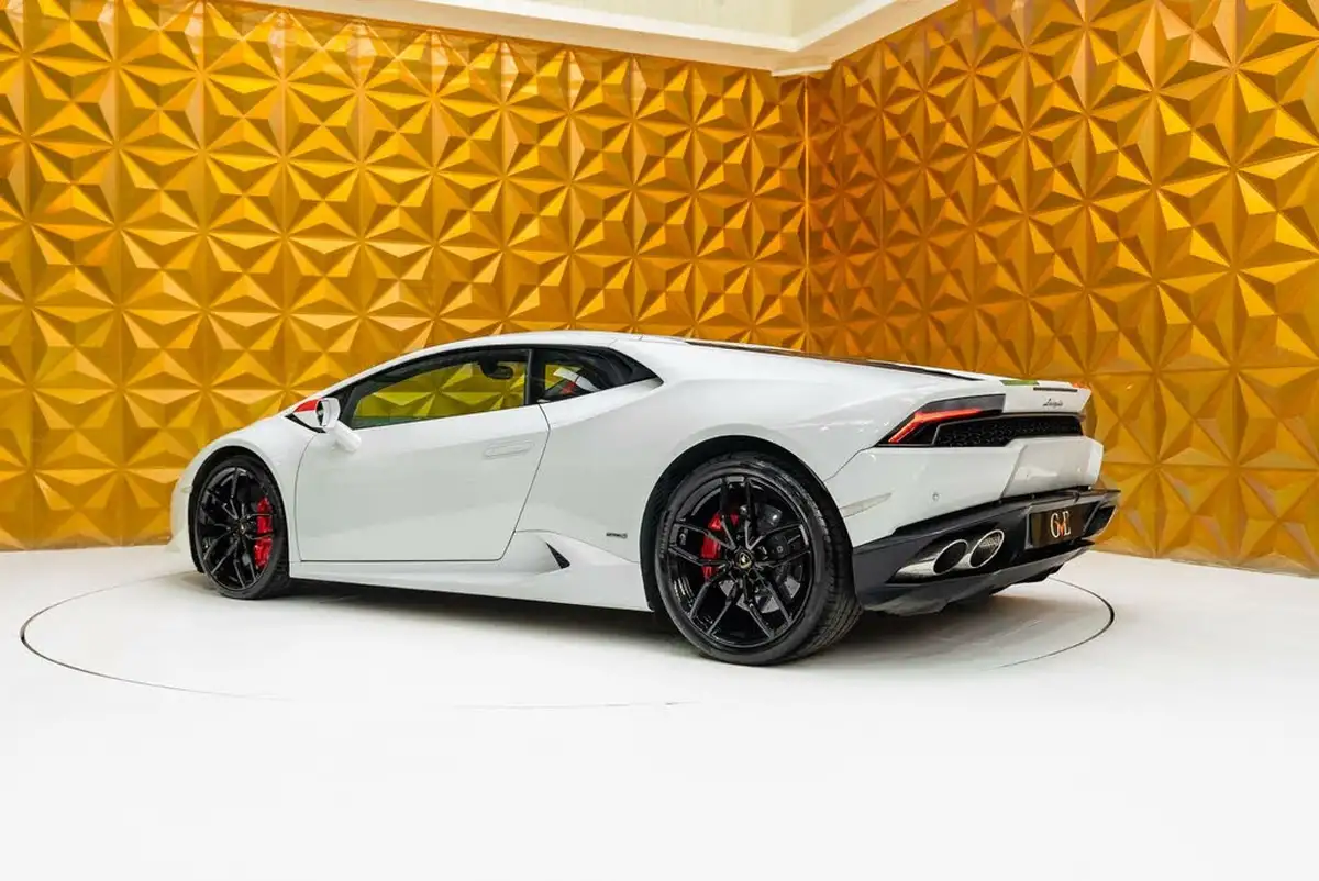 2015-lamborghini-huracan-52-lp-610-4-4wd-coupe-big-25