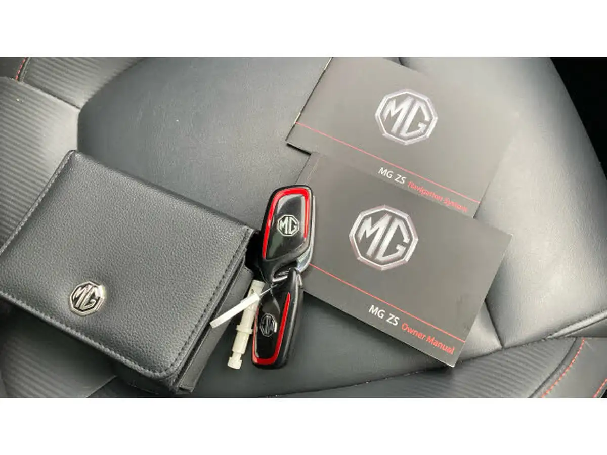 2022-mg-zs-suv-10t-gdi-exclusive-big-18