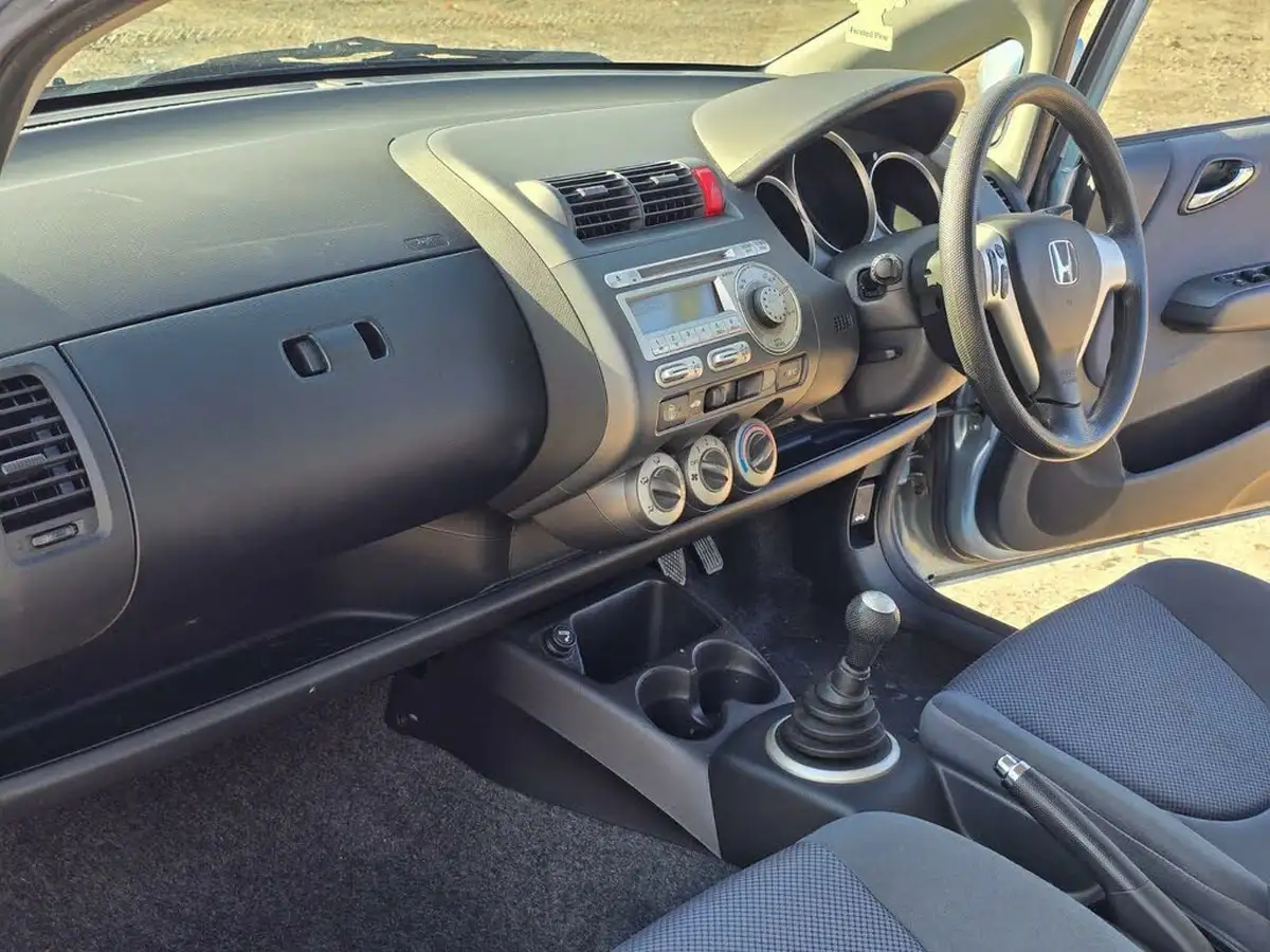 2007-honda-jazz-14-se-big-17
