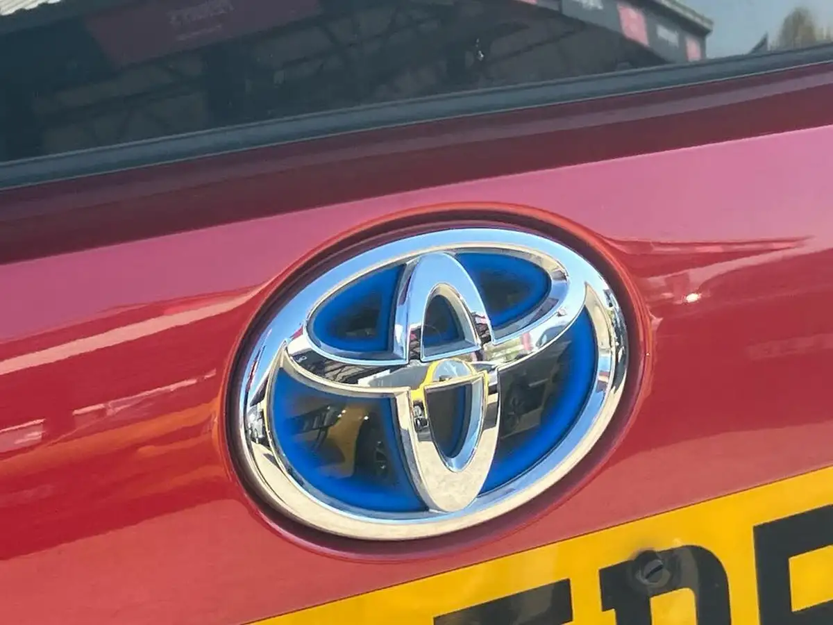 2017-toyota-prius-18-vvt-i-business-edition-trk-big-21
