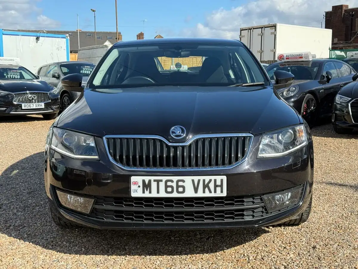 2016-skoda-octavia-14-tsi-se-sport-hatchback-dsg-big-2