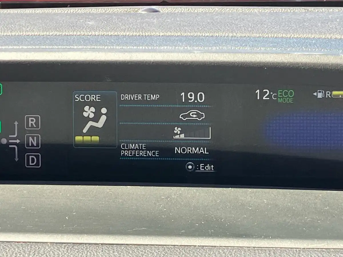 2017-toyota-prius-18-vvt-i-business-edition-trk-big-44
