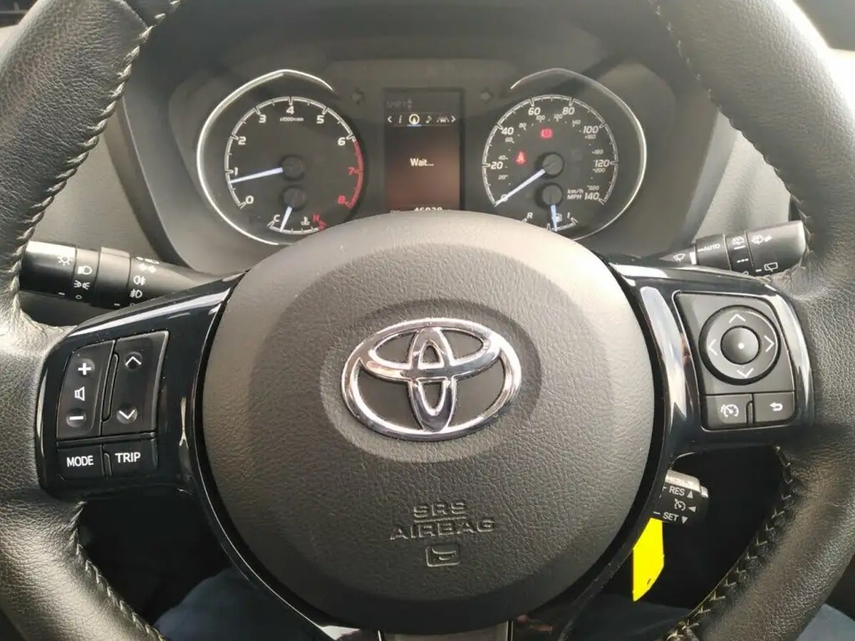2019-toyota-yaris-15-vvt-i-icon-tech-111bhp-1496cc-big-19