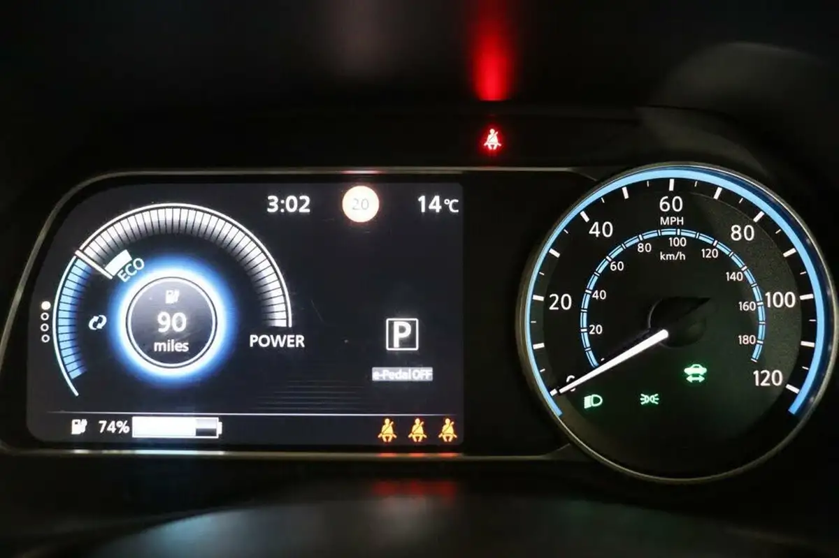 2021-nissan-leaf-e-n-connecta-big-26