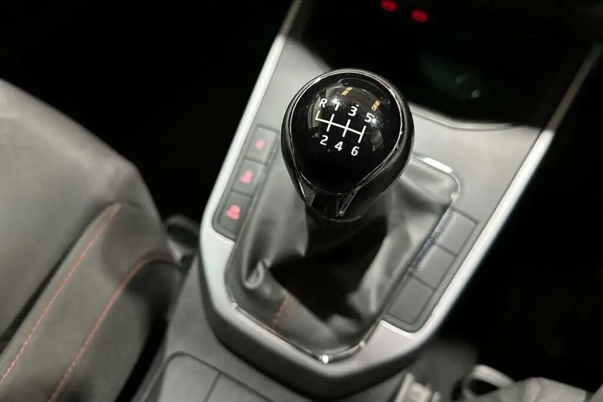 2021-seat-arona-10-tsi-fr-red-edition-big-27