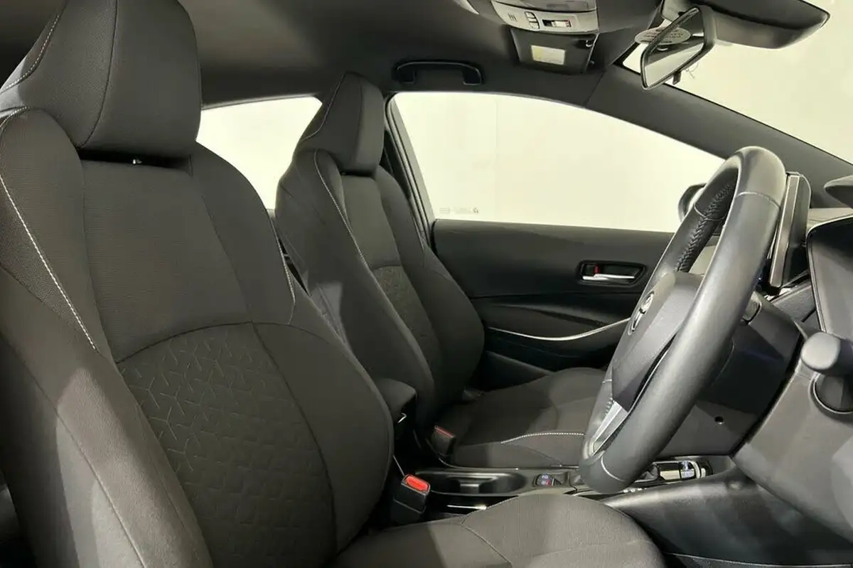 2021-toyota-corolla-18-vvt-i-icon-tech-spare-wheel-hatchback-5d-big-17