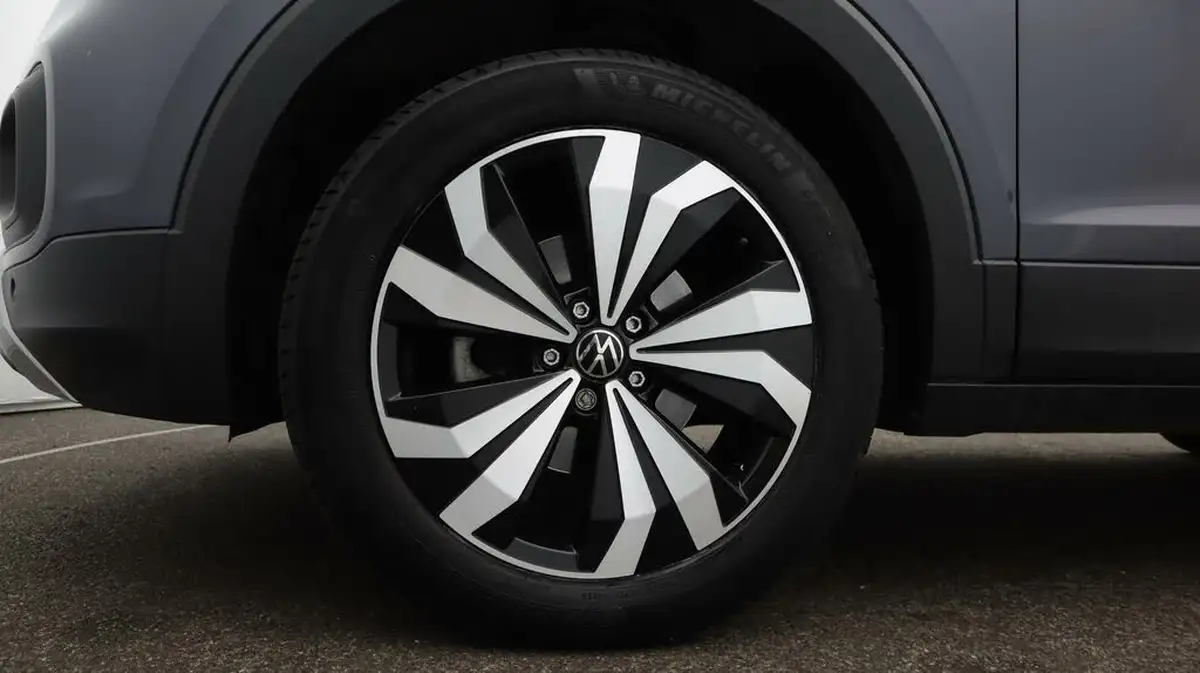 2023-volkswagen-t-cross-10-tsi-black-edition-110ps-dsg-big-18