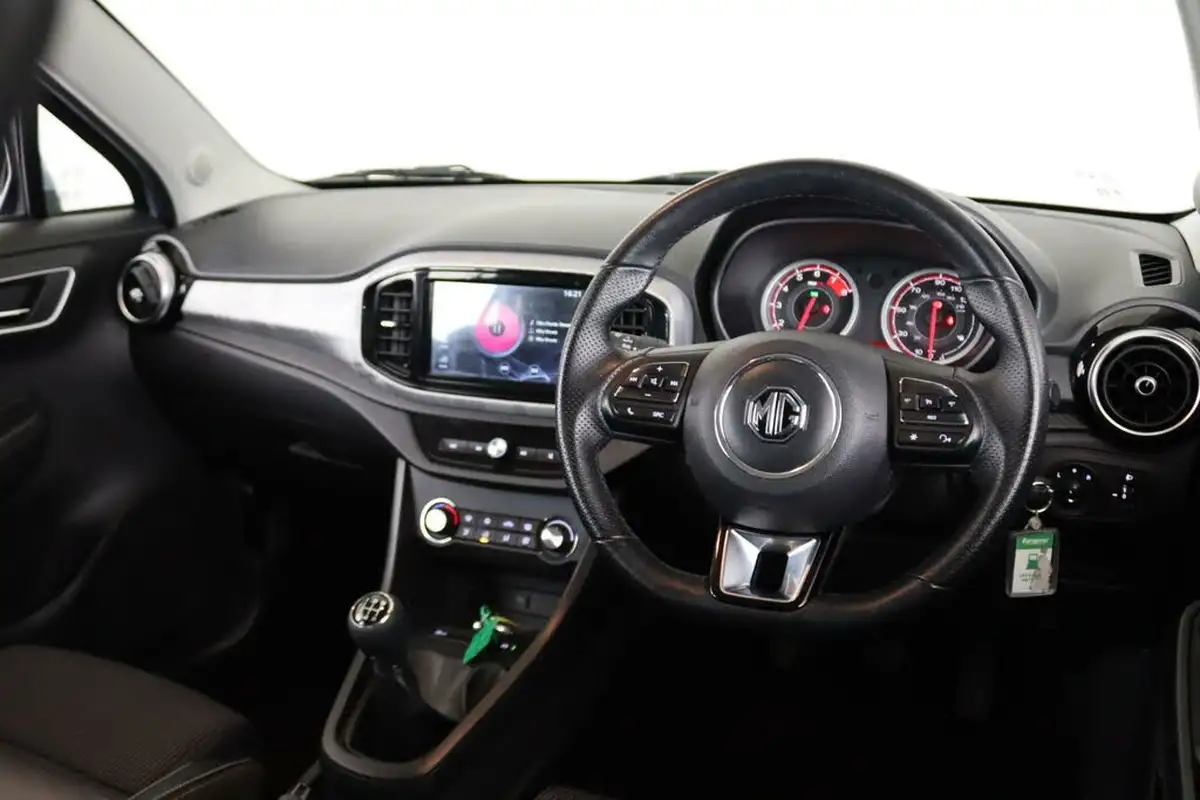 2023-mg-mg3-15-vti-tech-exclusive-nav-big-17
