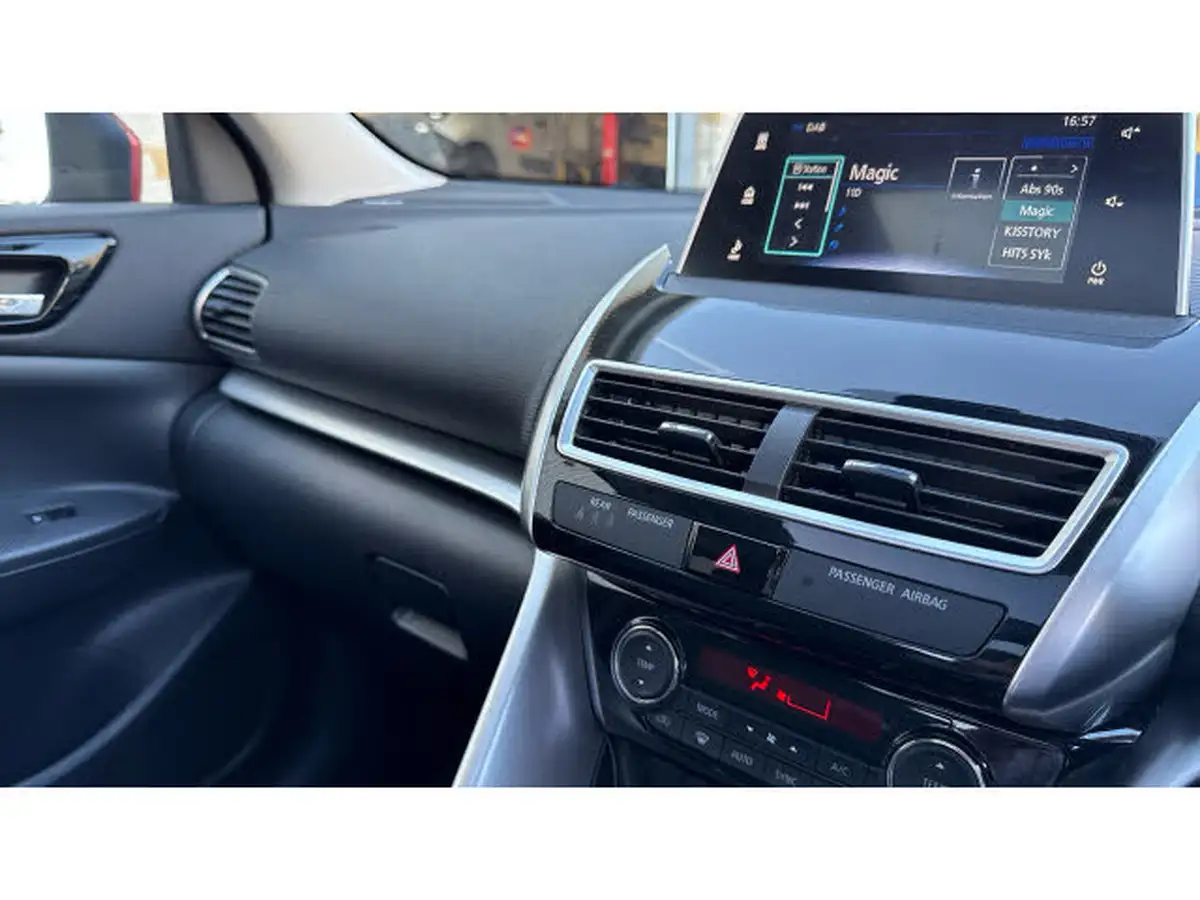 2019-mitsubishi-eclipse-cross-15-4-big-49