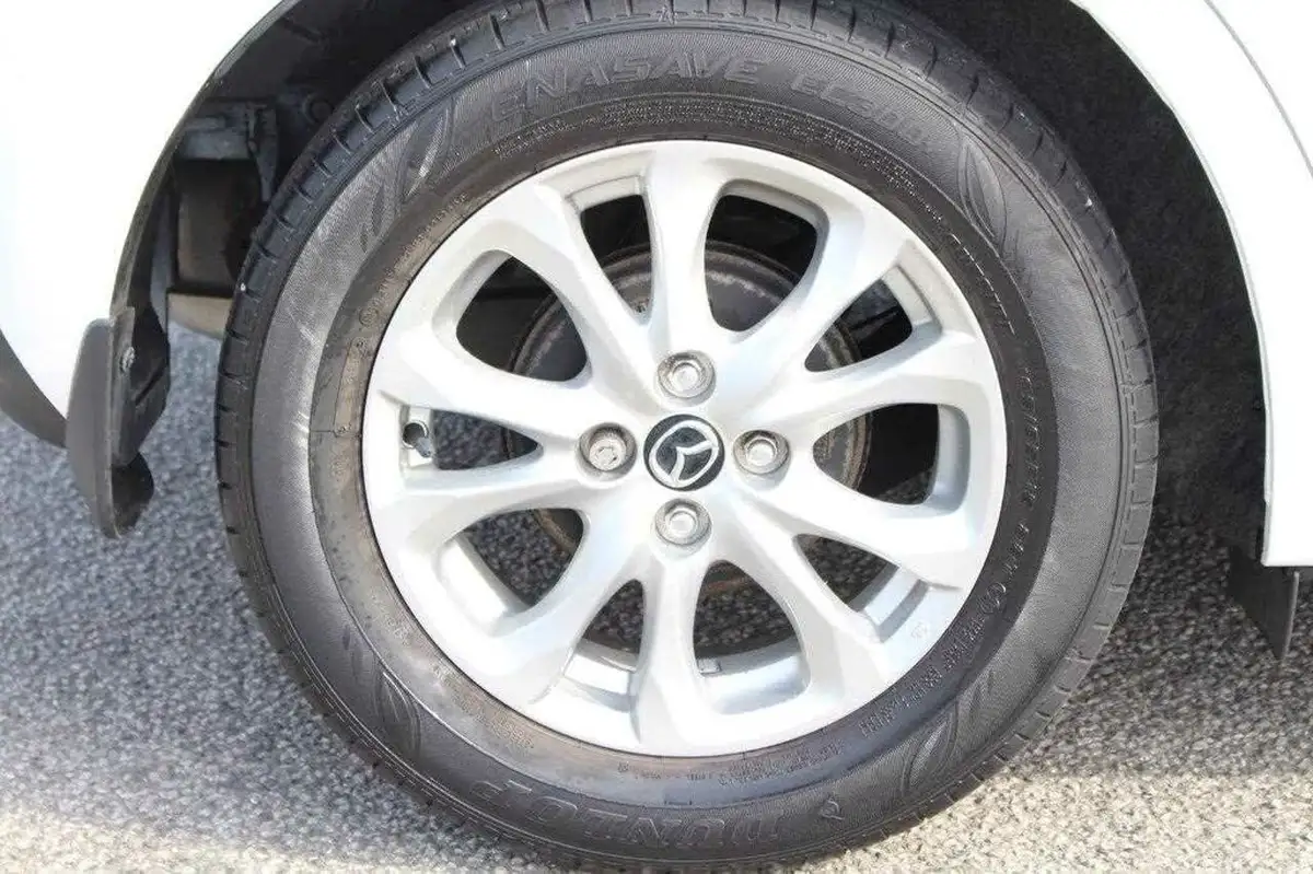 2016-mazda-mazda2-15-se-l-nav-big-33