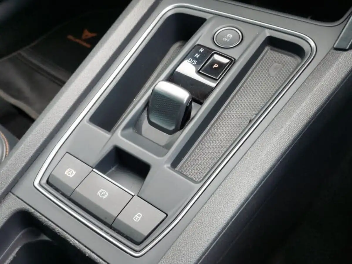2021-cupra-formentor-14-e-hybrid-vz2-big-18