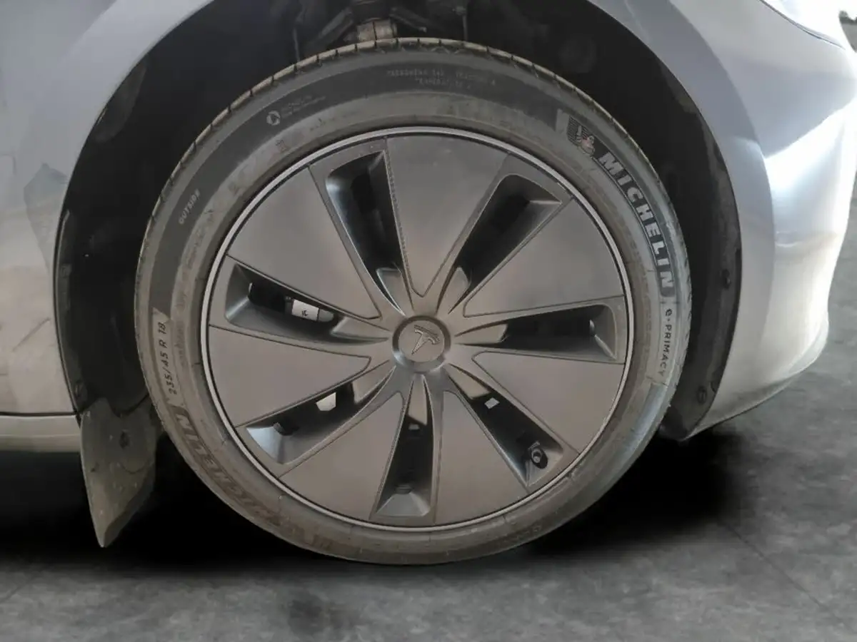 2024-tesla-model-3-e-rwd-big-29