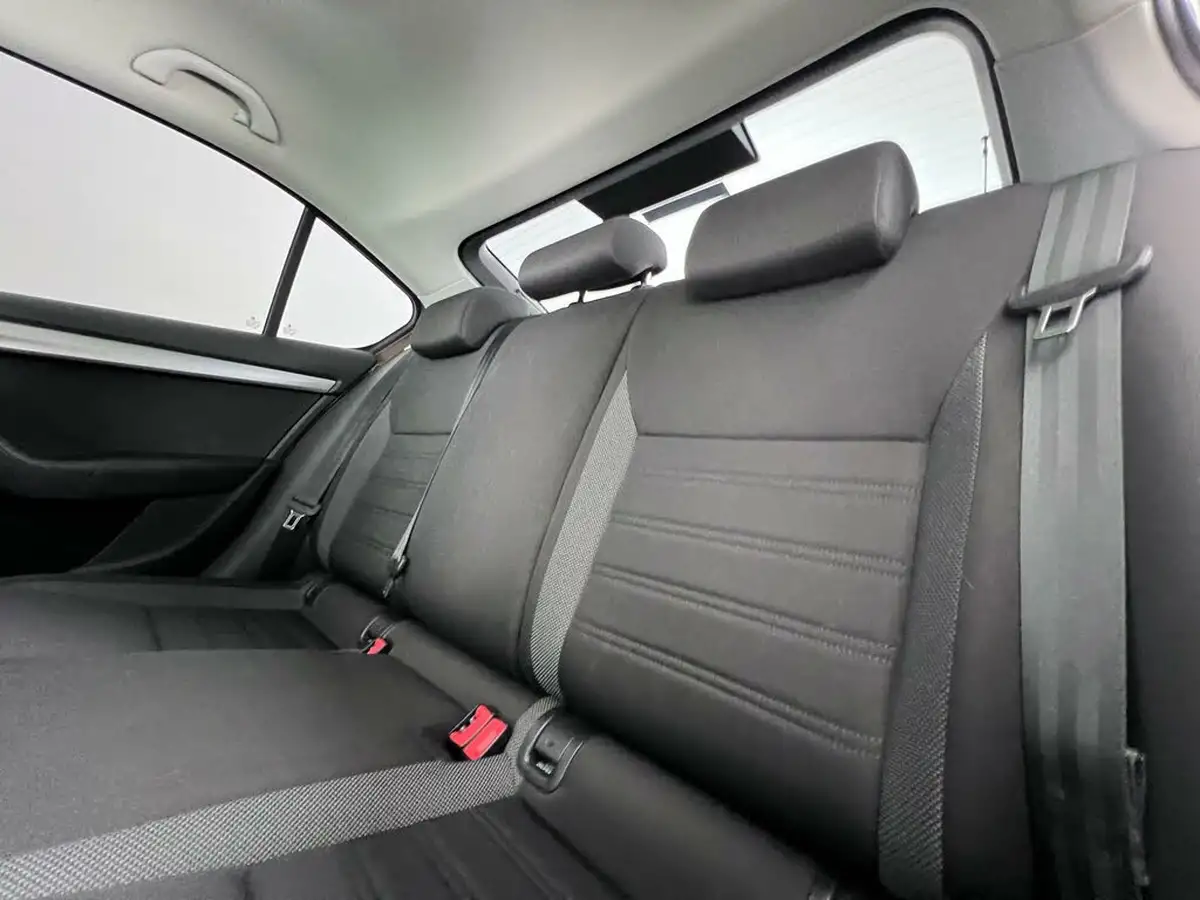 2019-skoda-octavia-15-tsi-se-drive-hatchback-dsg-big-12