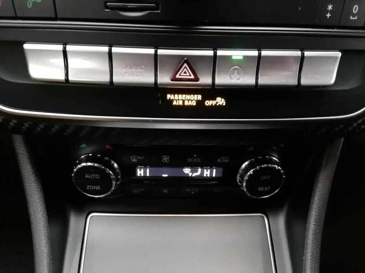2017-mercedes-benz-a-class-15d-a180d-amg-line-ss-big-19