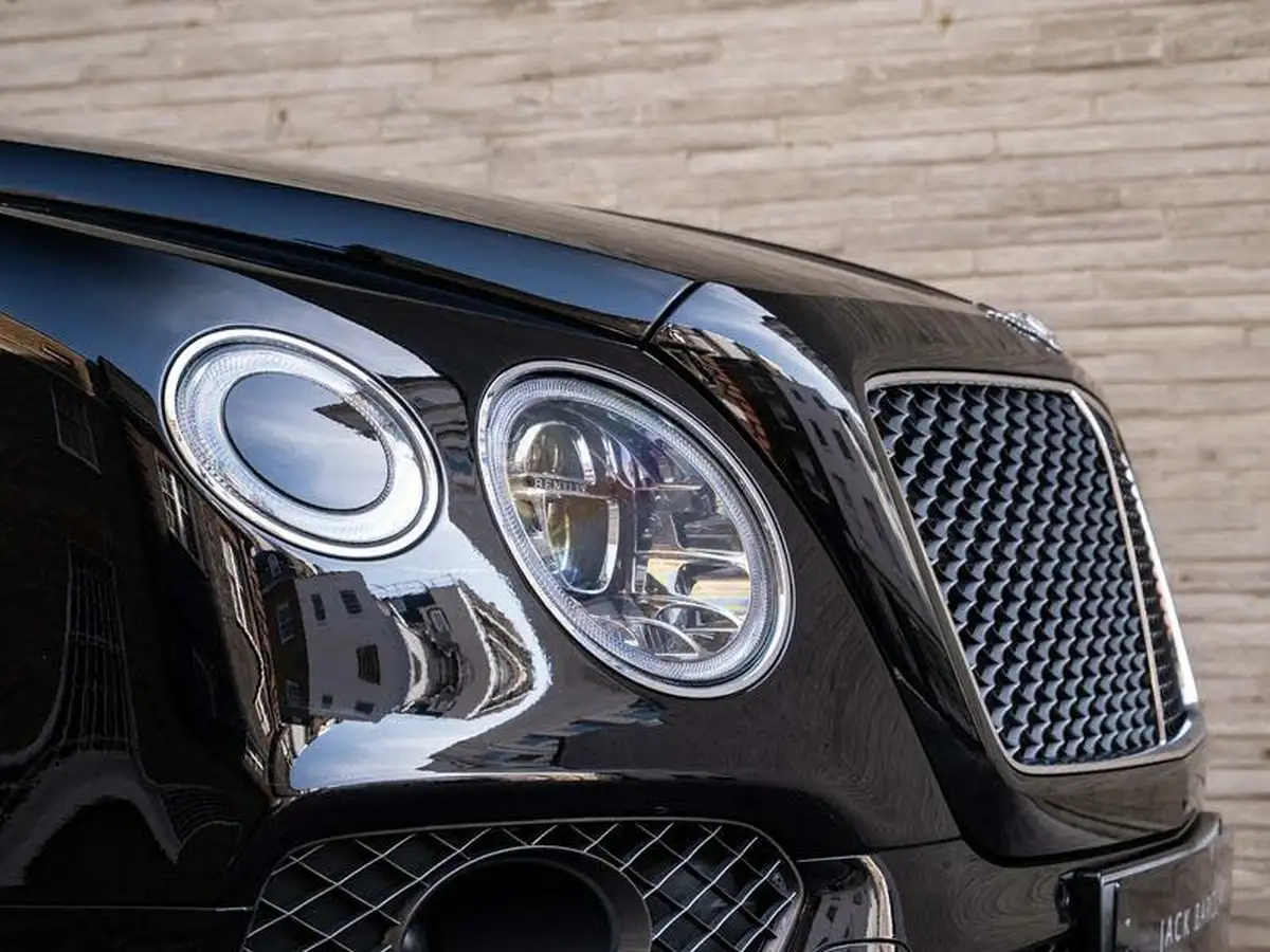 2019-bentley-bentayga-60-w12-speed-big-67