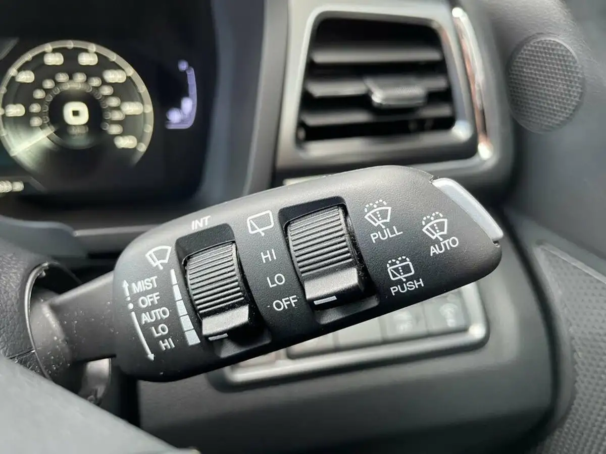 2021-kgm-ssangyong-tivoli-15-ultimate-auto-big-29