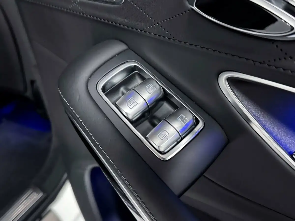 2020-mercedes-benz-s-class-40-s63-amg-l-big-52