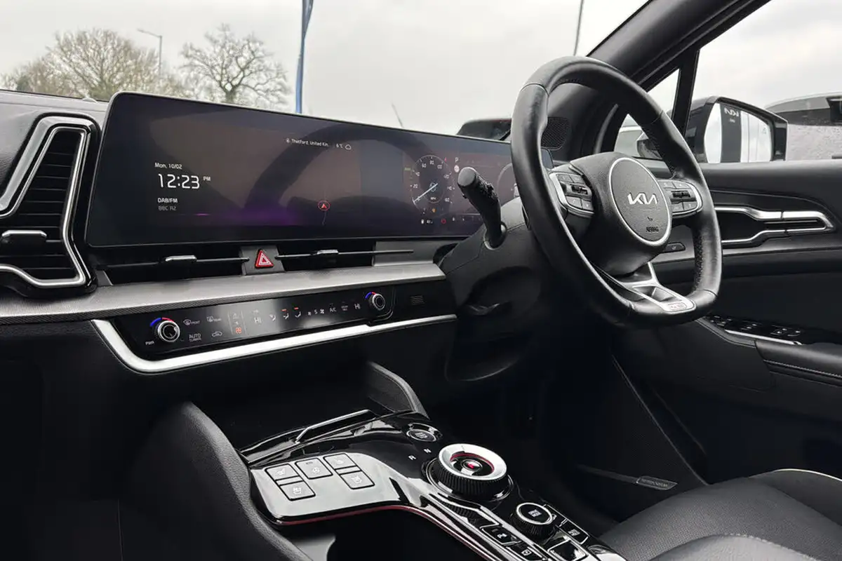 2023-kia-sportage-16-t-gdi-gt-line-226bhp-hev-auto-big-9