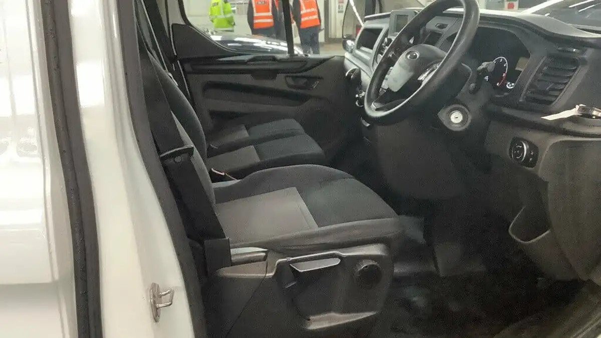 2020-ford-transit-custom-20tdci-300-l1h1-leader-105pseu6dt-panel-van-big-6