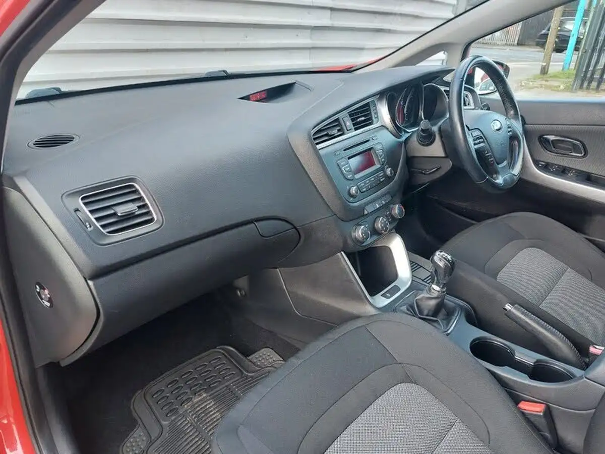 2017-kia-ceed-16crdi-2-hatchback-big-10
