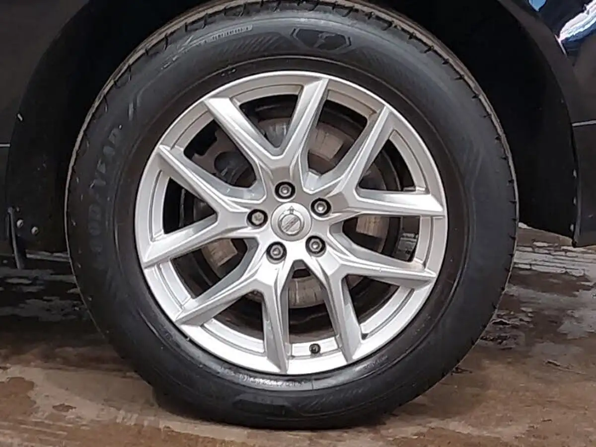 2018-volvo-xc60-20td-d4-momentum-4x4-geartronic-big-12