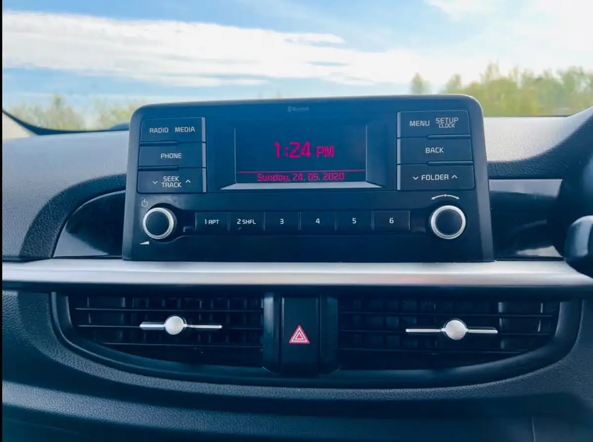 2020-kia-picanto-125-2-big-17
