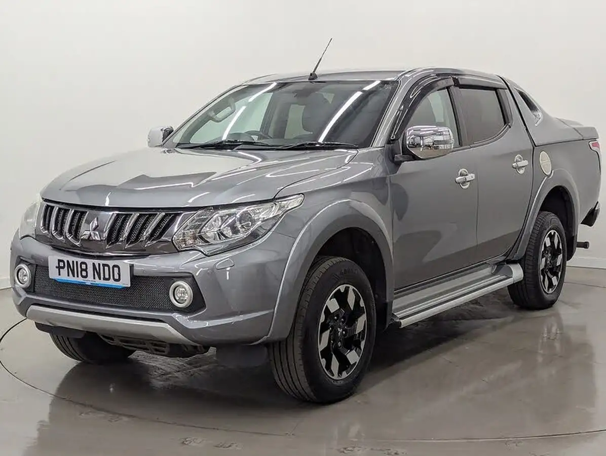 2018-mitsubishi-l200-24di-d-barbarian-sda-auto-big-5