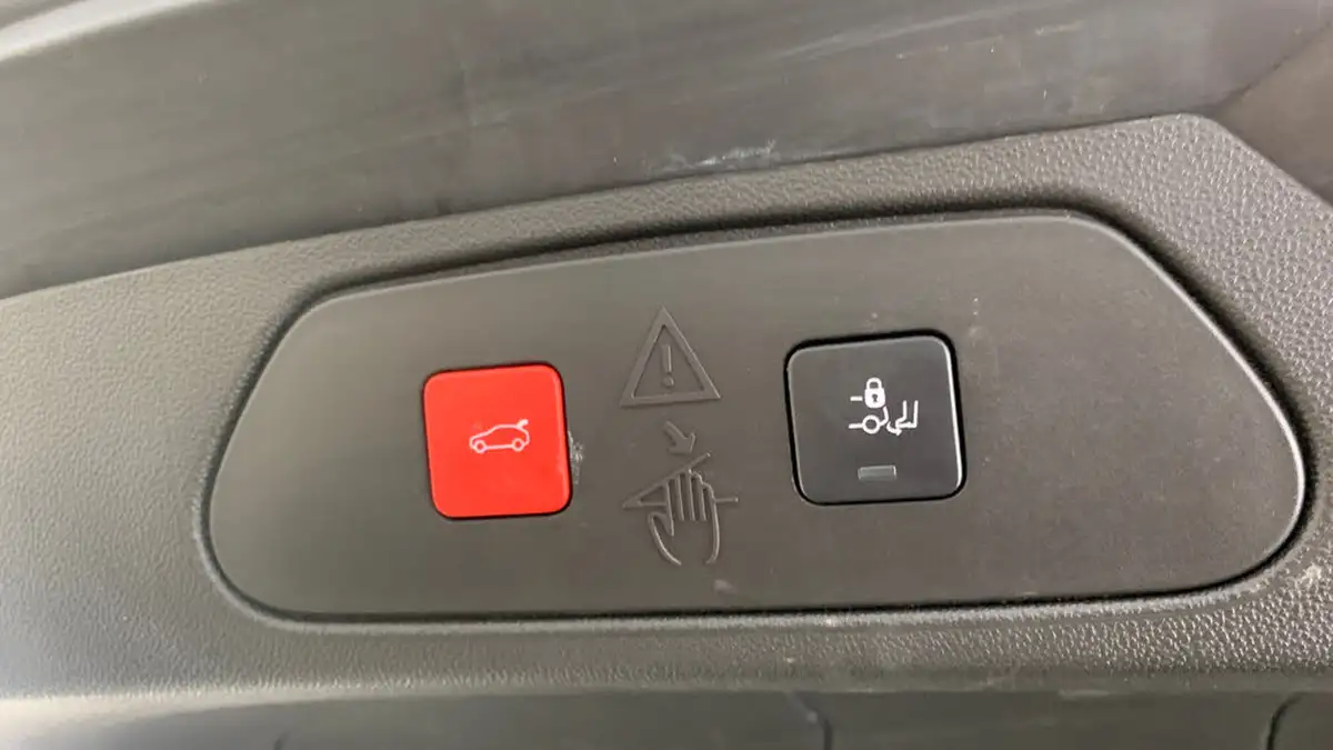 2023-vauxhall-grandland-12-ultimate-130ps-auto-big-26