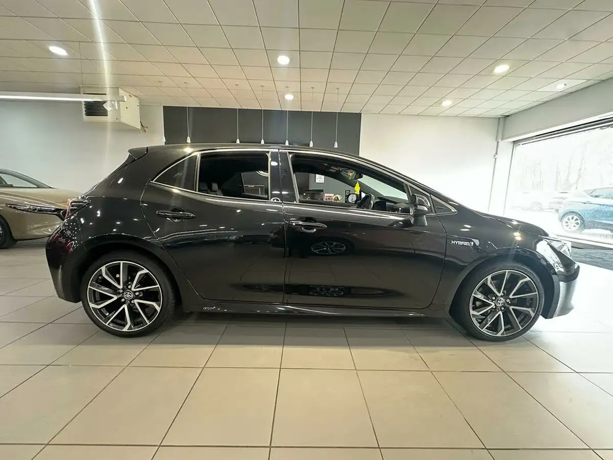 2021-toyota-corolla-18-vvt-i-excel-panoramic-rooftrk-hatchback-big-4