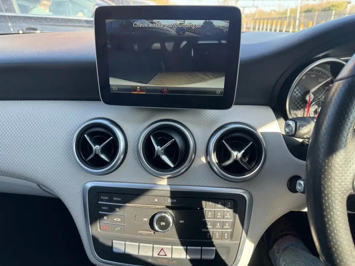 2016-mercedes-benz-a-class-15d-a180d-sport-ss-big-13