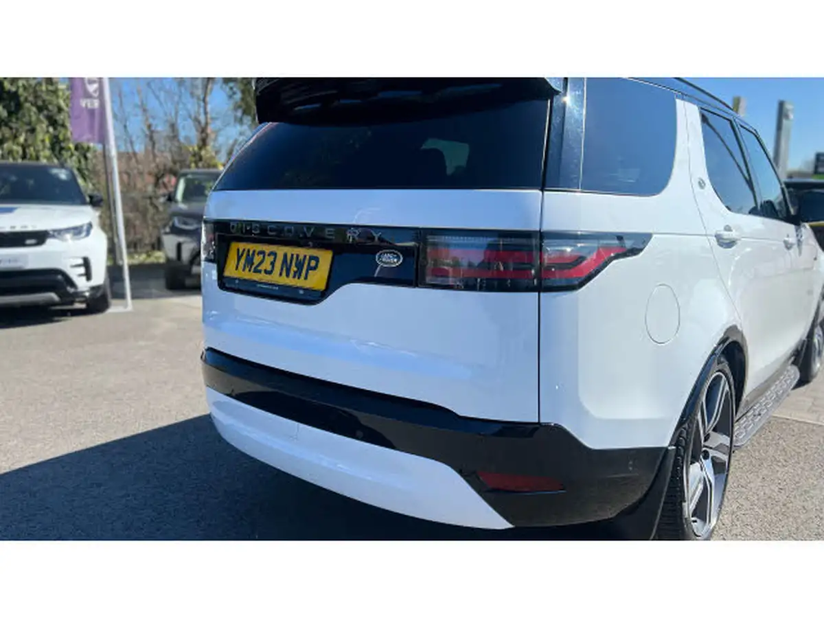 2023-land-rover-discovery-30-d300-dynamic-hse-big-28