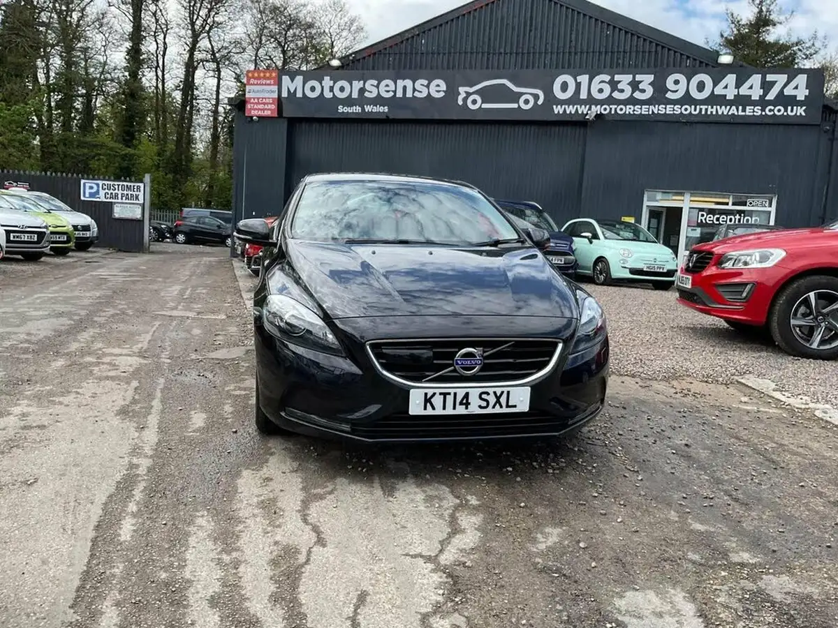 2014-volvo-v40-16td-d2-se-lux-big-44