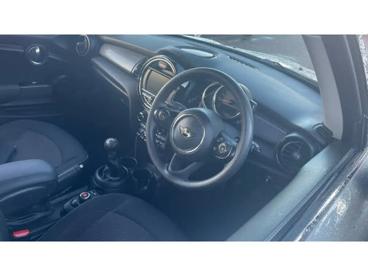 2019-mini-cooper-15-cooper-classic-hatchback-3d-big-10