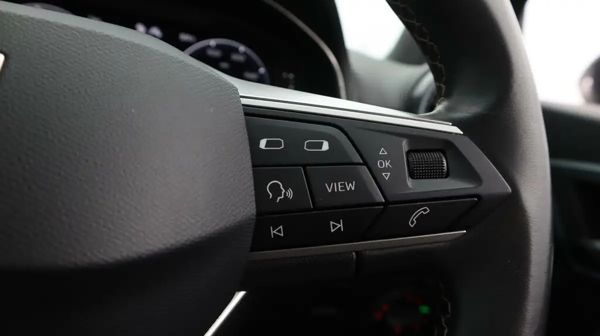 2022-seat-arona-10-tsi-xperience-lux-big-24