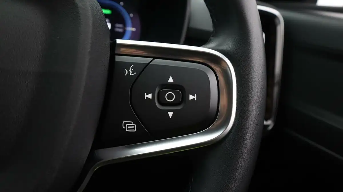 2021-volvo-xc40-e-twin-recharge-plus-big-24