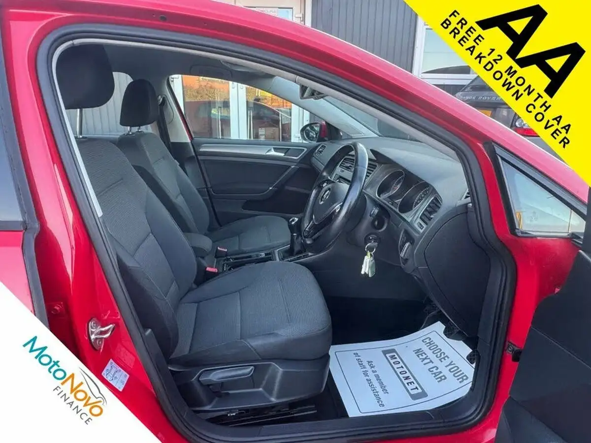 2014-volkswagen-golf-20tdi-se-ss-hatchback-5d-big-8