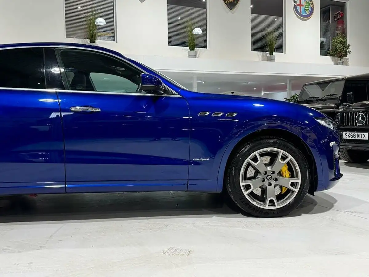 2019-maserati-levante-30-gransport-nerissimo-pack-ss-big-11