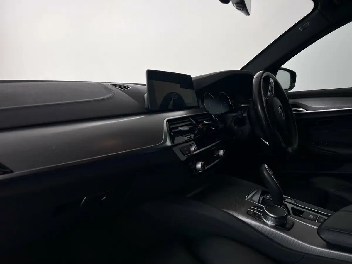 2018-bmw-5-series-30td-530d-m-sport-touring-5d-big-10